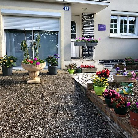 « Chez Annie » Bed & Breakfast Doue-la-Fontaine Exterior photo