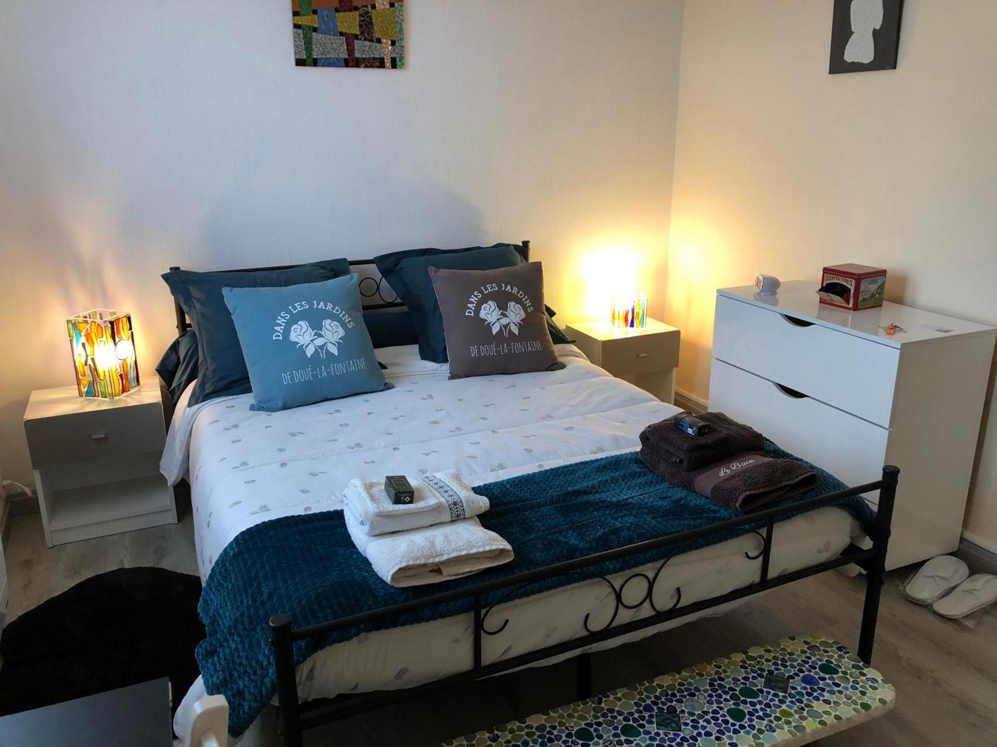« Chez Annie » Bed & Breakfast Doue-la-Fontaine Exterior photo